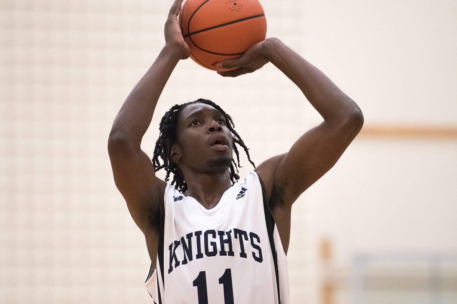 RECAP: Knights men's basketball improve to 11-2