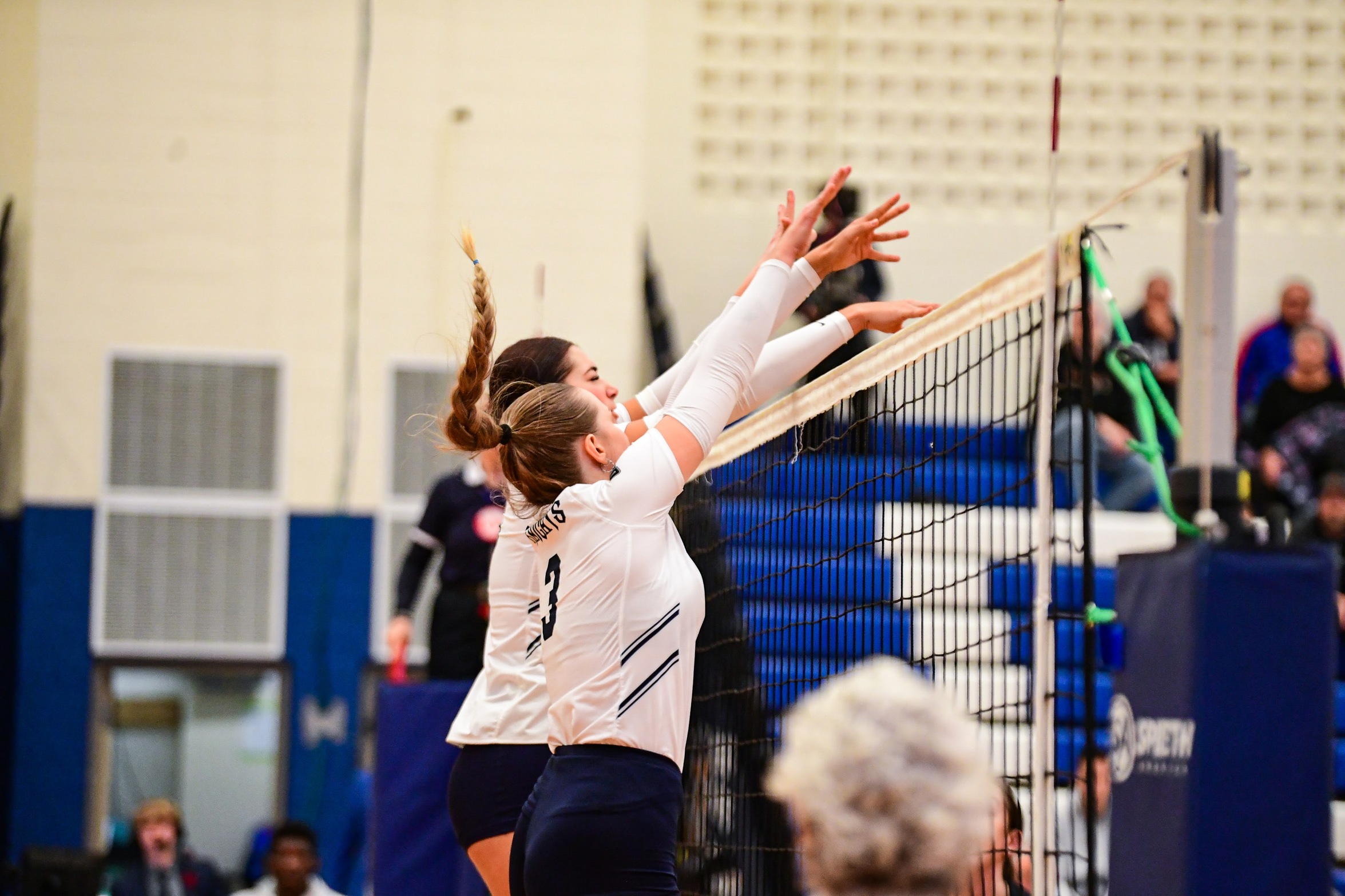 Women’s volleyball drops decision to 2nd ranked St. Clair Saints