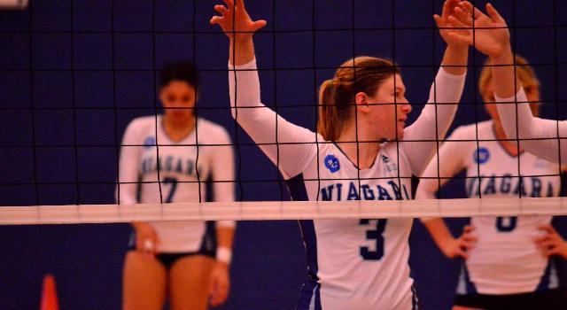 Women's Volleyball Lose to Condors