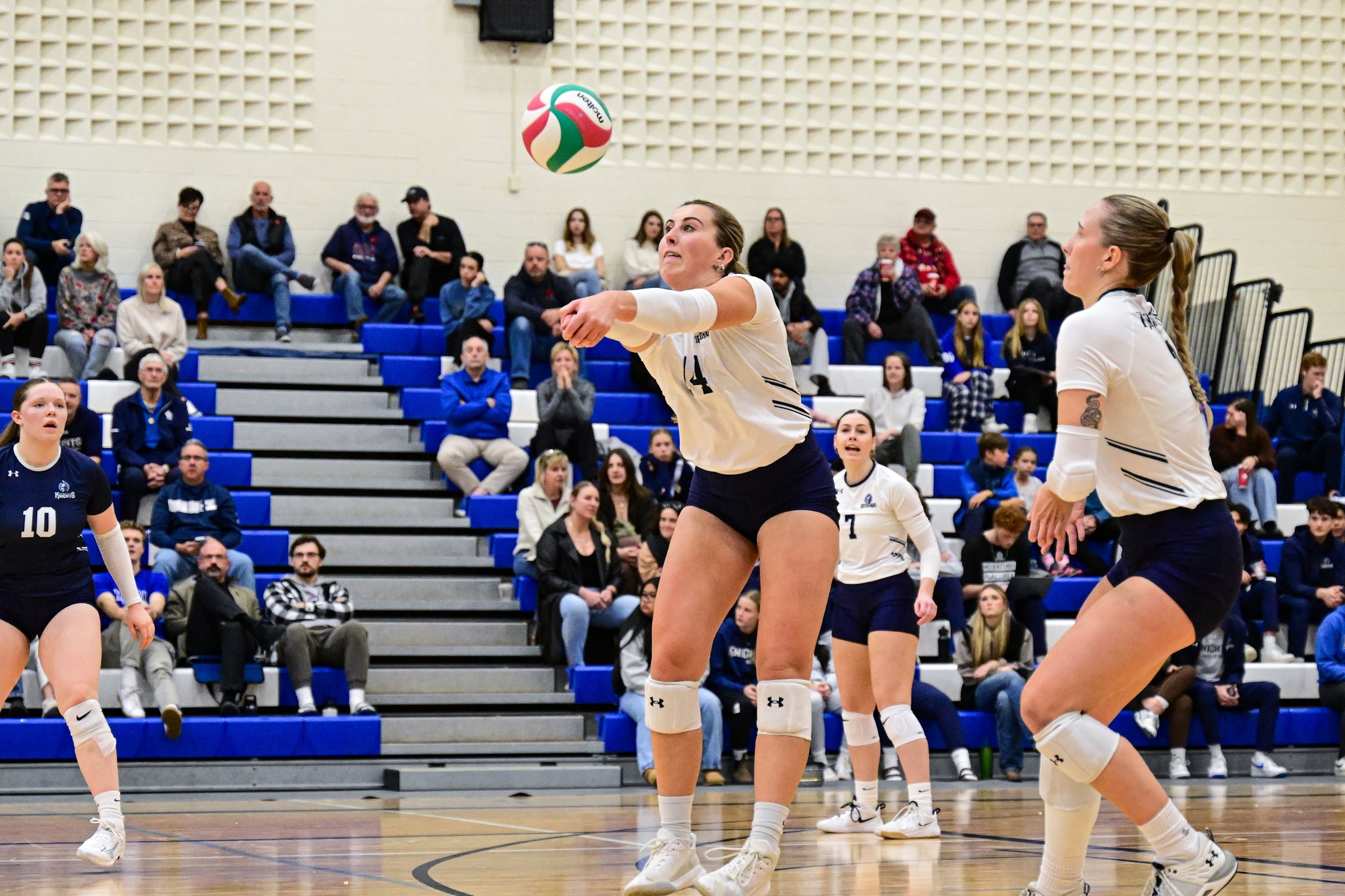 Niagara Knights Women’s Volleyball Fail to End the Humber Hawks’ Win Streak