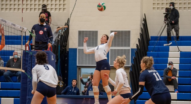 Women's Volleyball Sees Three Game Winning Streak Come to and End at St. Clair