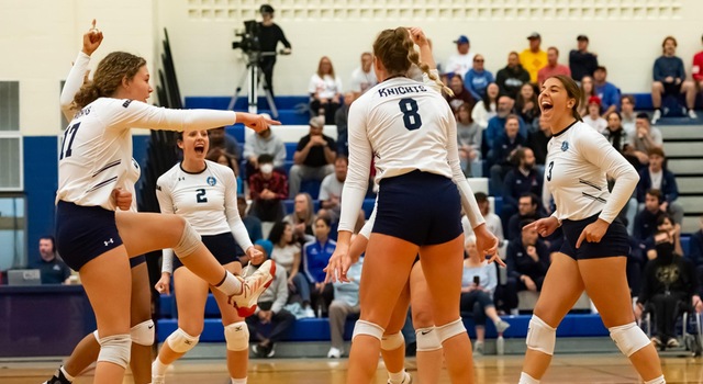 Women's Volleyball on a Roll with 4th Straight Win