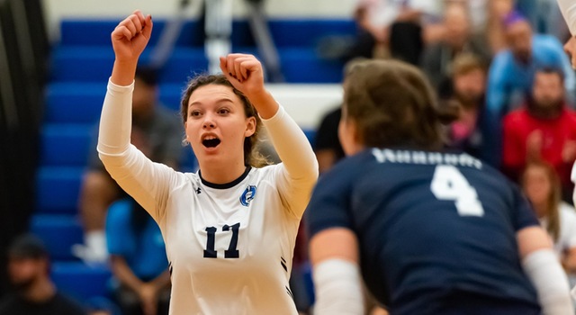 The Streak to Take November Carries On as Women Volleyball Takes Down Boréal